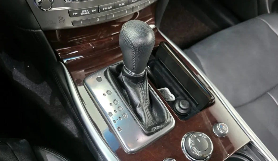 Infiniti Q70 Style 3.7 Бензин, снимка 9 - Автомобили и джипове - 55258306