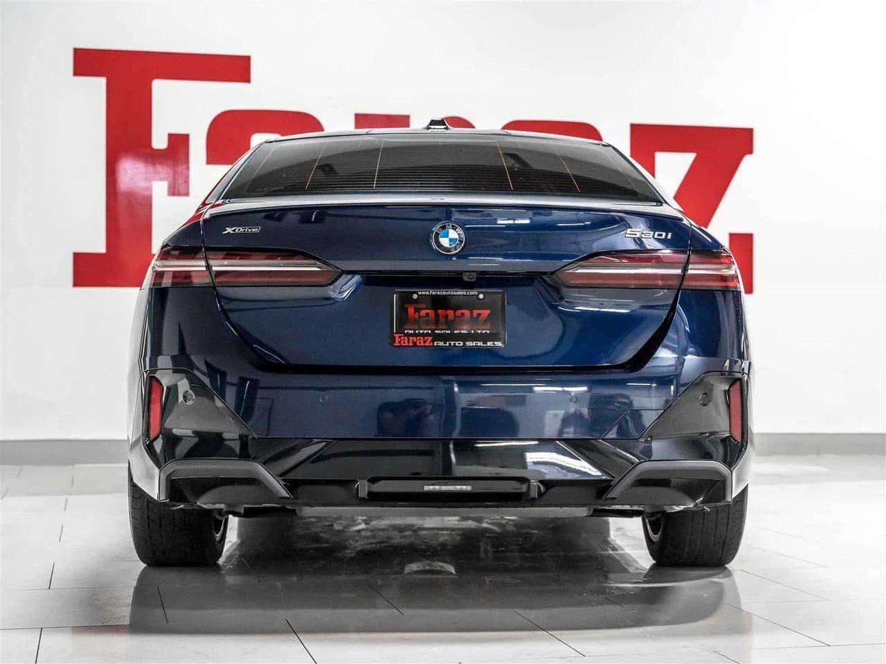 BMW 530 * 530i xDrive| M Sport Pkg| Premium Essential Pkg|, снимка 4 - Автомобили и джипове - 55386662