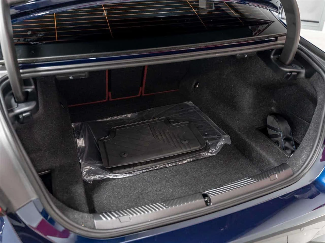 BMW 530 * 530i xDrive| M Sport Pkg| Premium Essential Pkg|, снимка 13 - Автомобили и джипове - 55386662