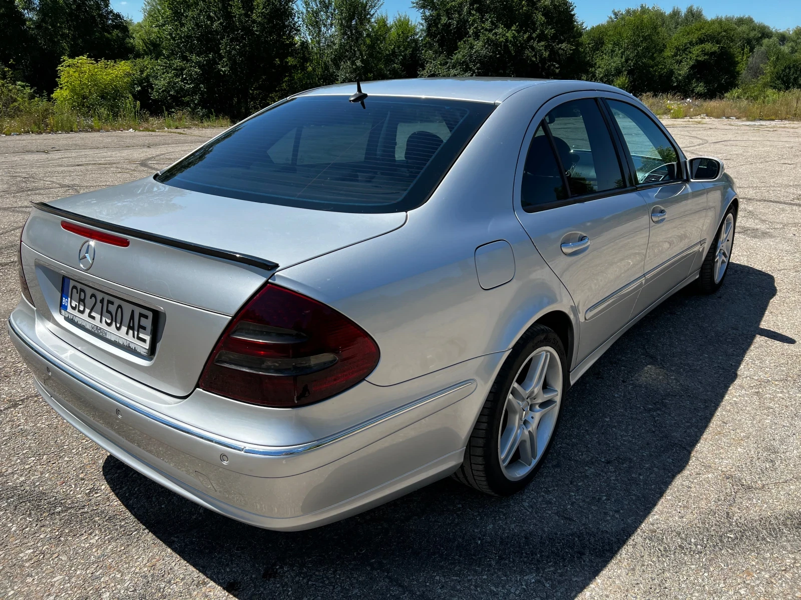 Mercedes-Benz E 320, снимка 5 - Автомобили и джипове - 55509527