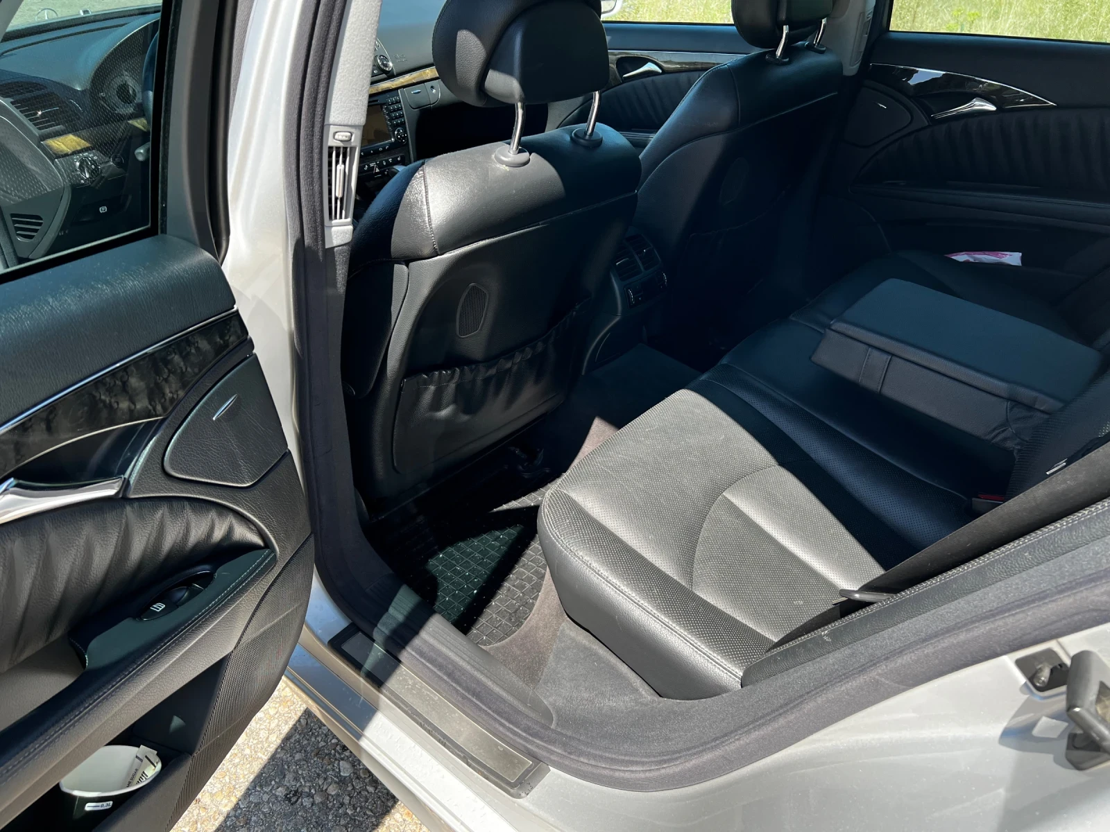 Mercedes-Benz E 320, снимка 14 - Автомобили и джипове - 55509527
