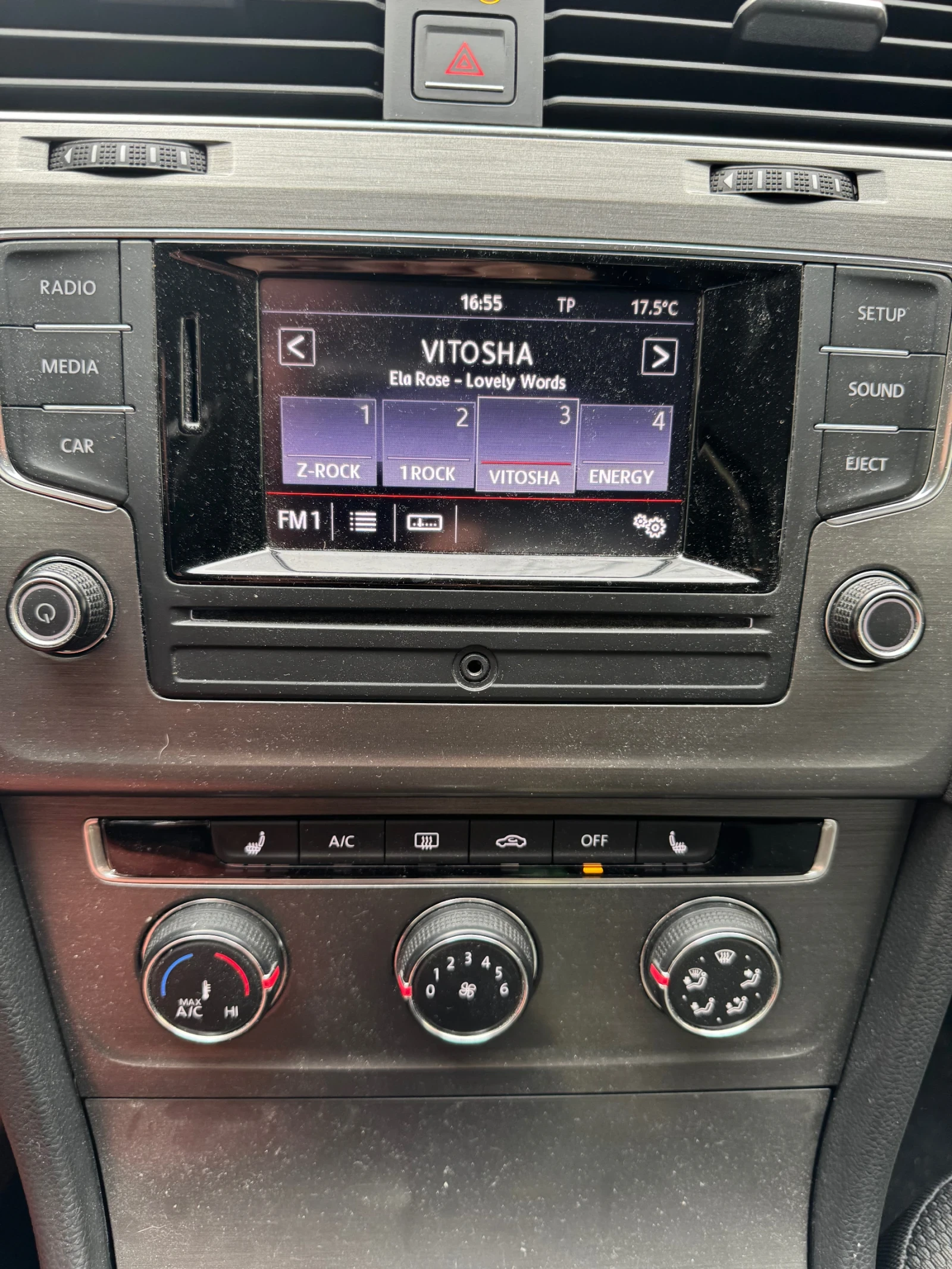 VW Golf 1.2 TSI, снимка 10 - Автомобили и джипове - 55601867