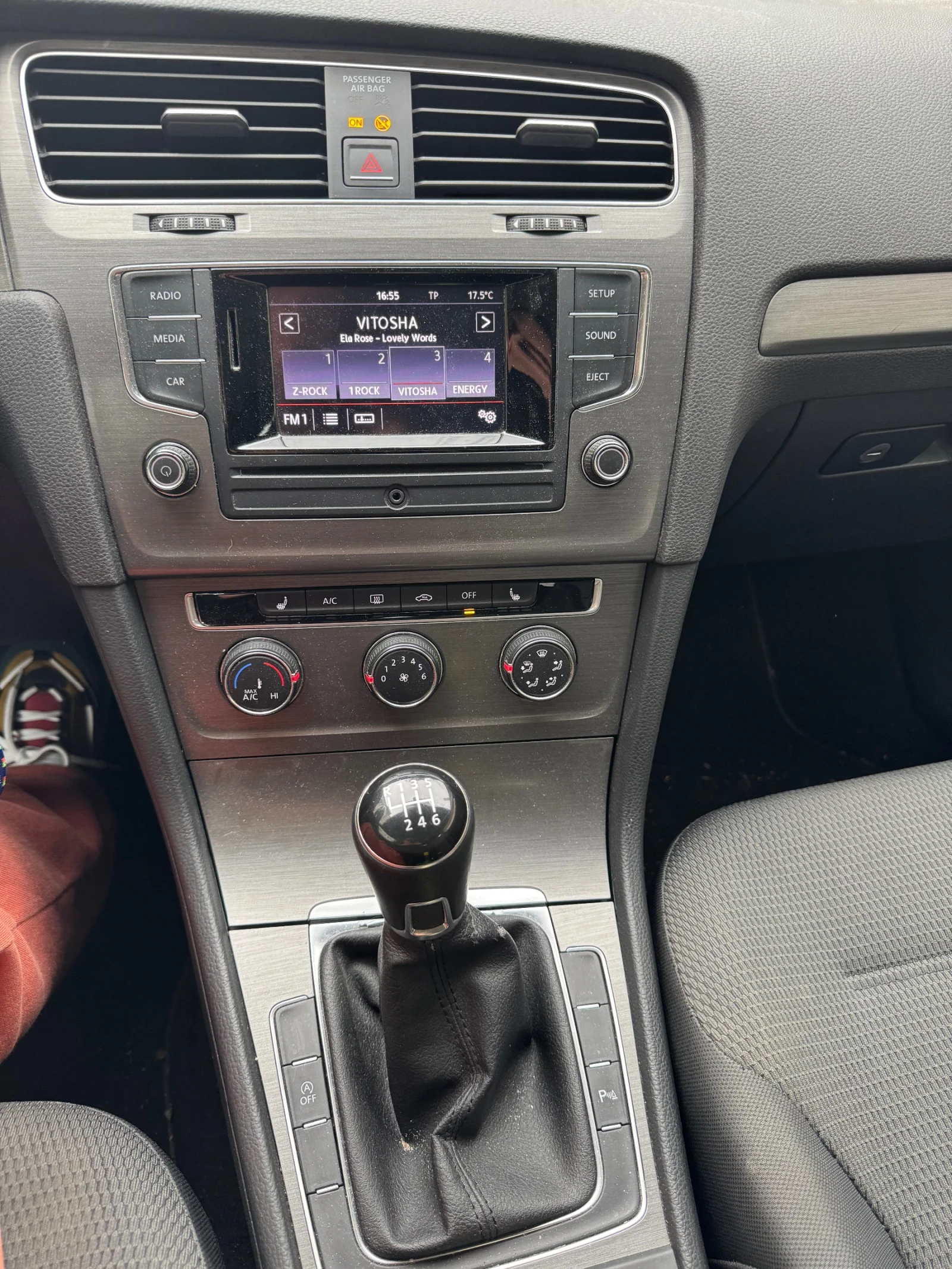 VW Golf 1.2 TSI, снимка 9 - Автомобили и джипове - 55601867