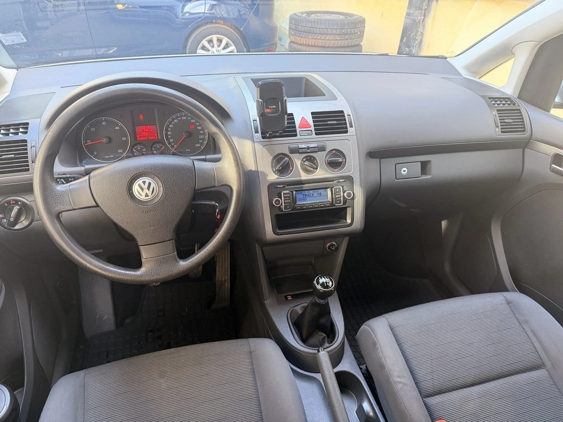 VW Touran 1.9tdi105ks, снимка 7 - Автомобили и джипове - 56327864