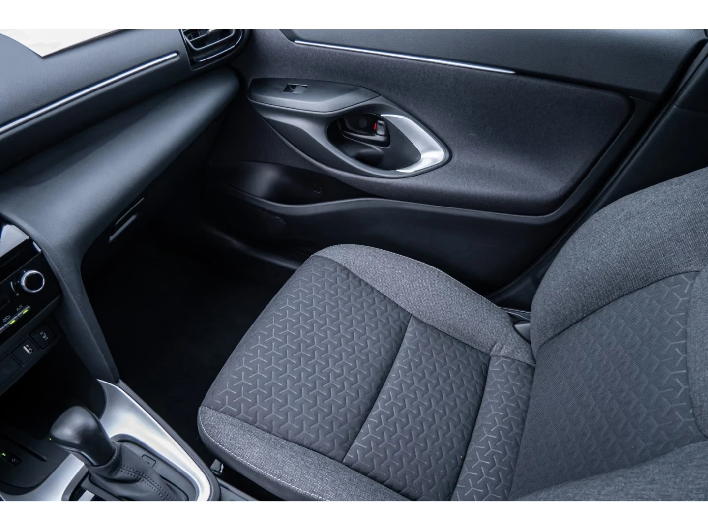 Toyota Yaris Cross 1.5 HEV/116HP/FWD/TEAM D/360/363h | Mobile.bg � ����������� 12