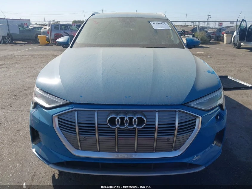 Audi E-Tron Premium Plus, снимка 13 - Автомобили и джипове - 56618844