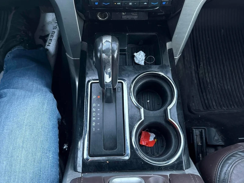 Ford F150 * 4WD SuperCrew * CARFAX * БЕЗ ПЪРВОНАЧАЛНА ВНОСКА, снимка 9 - Автомобили и джипове - 53131113