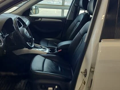 Audi Q5 2.0T quattro Technik* АвтоКредит* (Цена до БГ) , снимка 6 - Автомобили и джипове - 54371078