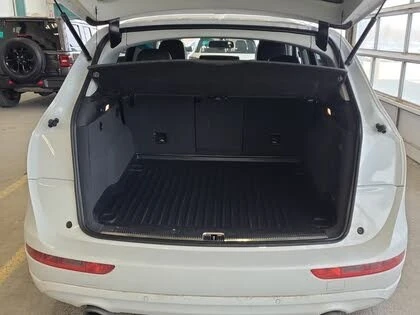 Audi Q5 2.0T quattro Technik* АвтоКредит* (Цена до БГ) , снимка 11 - Автомобили и джипове - 54371078