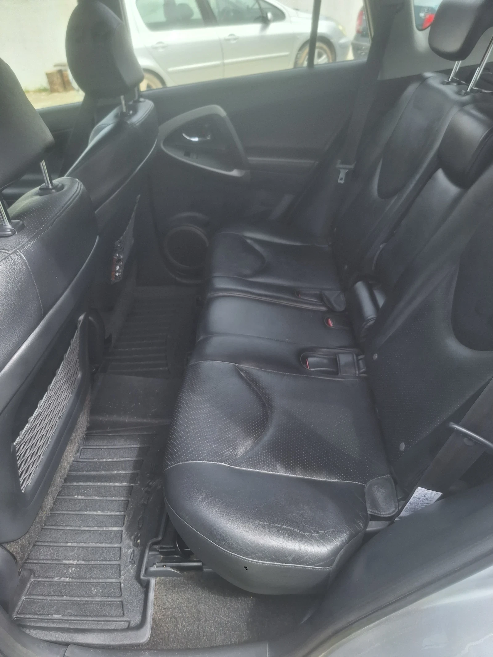 Toyota Rav4  - изображение 8