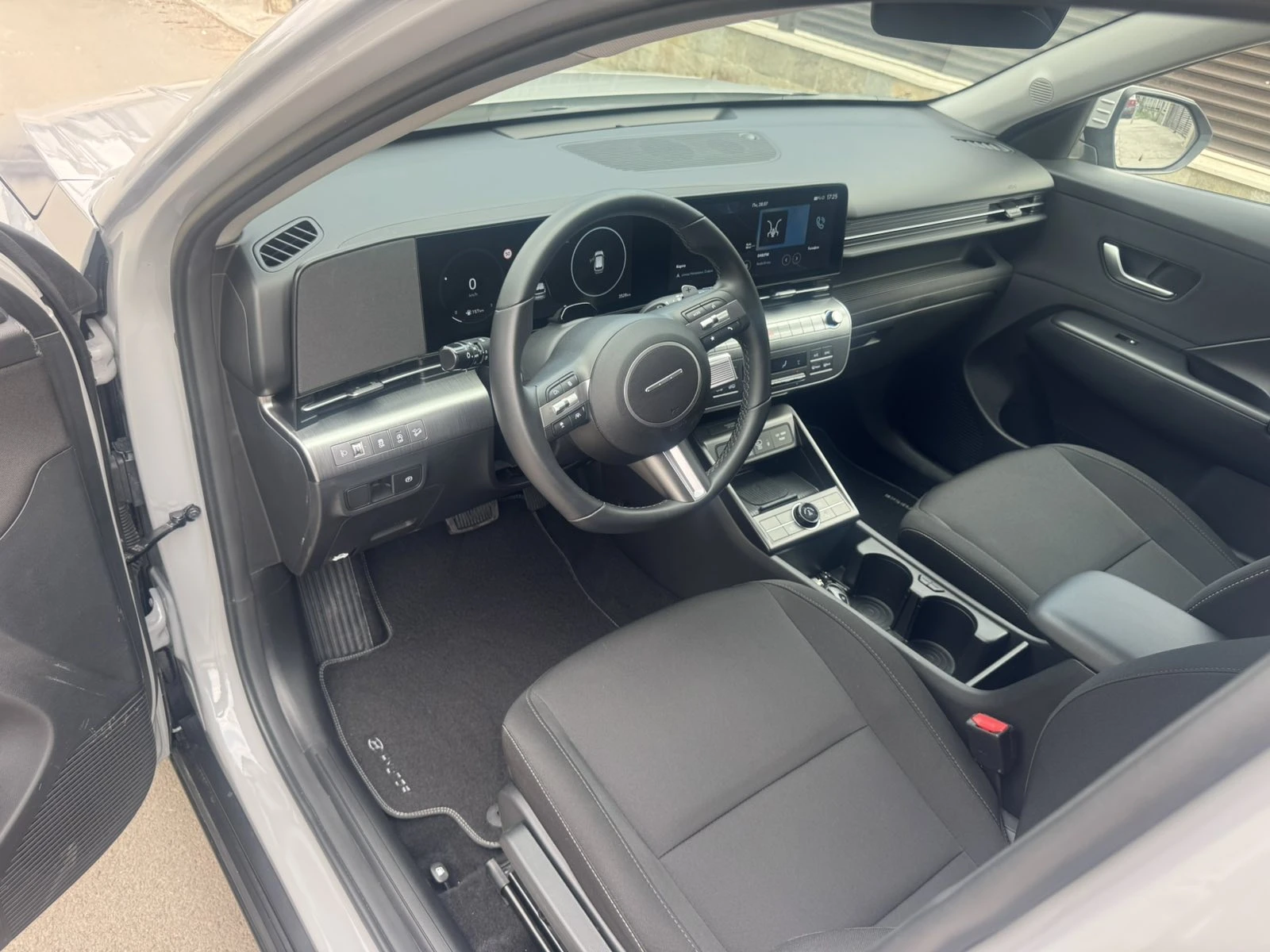 Hyundai Kona 1.6 T-GDI 4x4  3500 км  - изображение 8