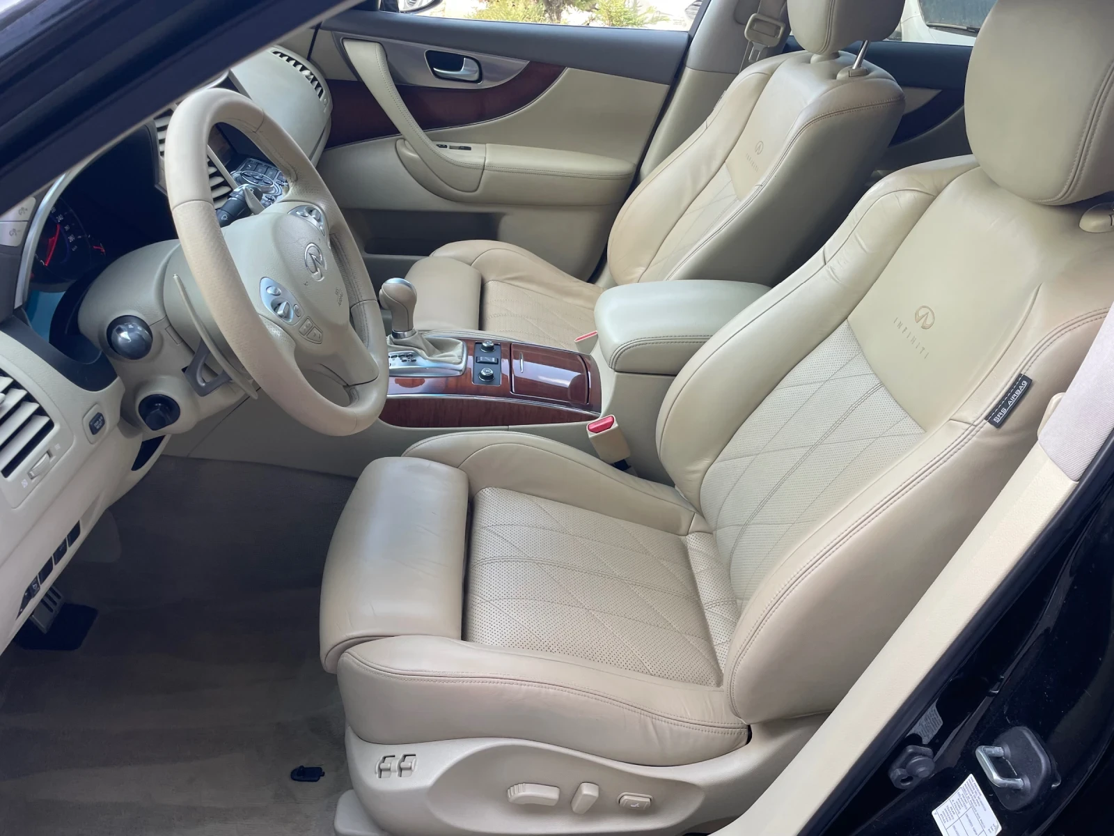 Infiniti QX70 FX 3.0d V6 S Premium awd auto, снимка 9 - Автомобили и джипове - 53888739