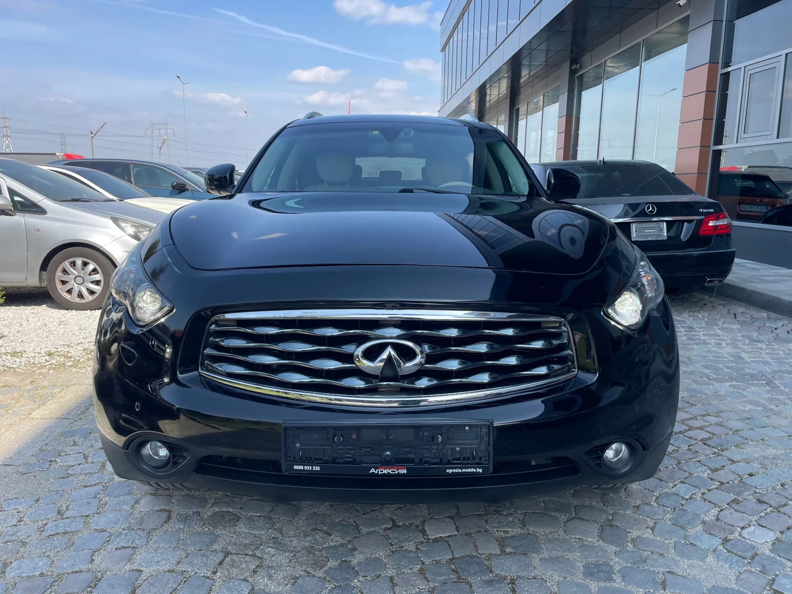 Infiniti QX70 FX 3.0d V6 S Premium awd auto, снимка 2 - Автомобили и джипове - 53888739