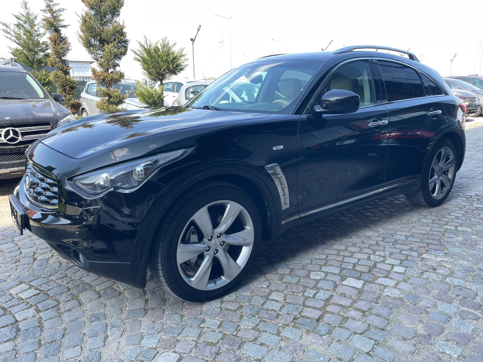 Infiniti QX70 FX 3.0d V6 S Premium awd auto, снимка 7 - Автомобили и джипове - 53888739