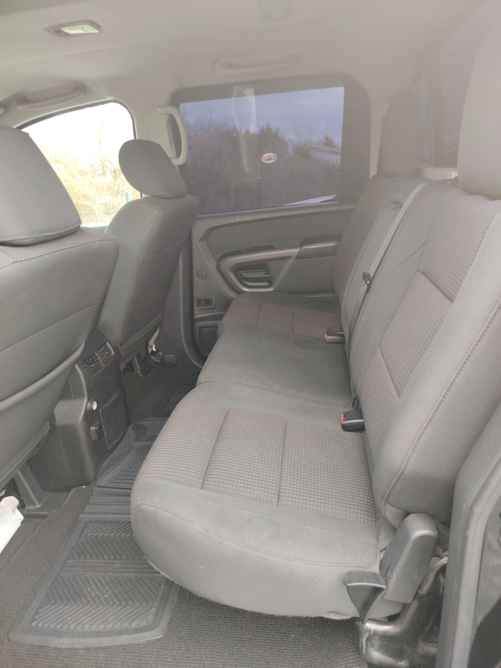 Nissan Titan crew cab 5.6 SV, снимка 9 - Автомобили и джипове - 53915727