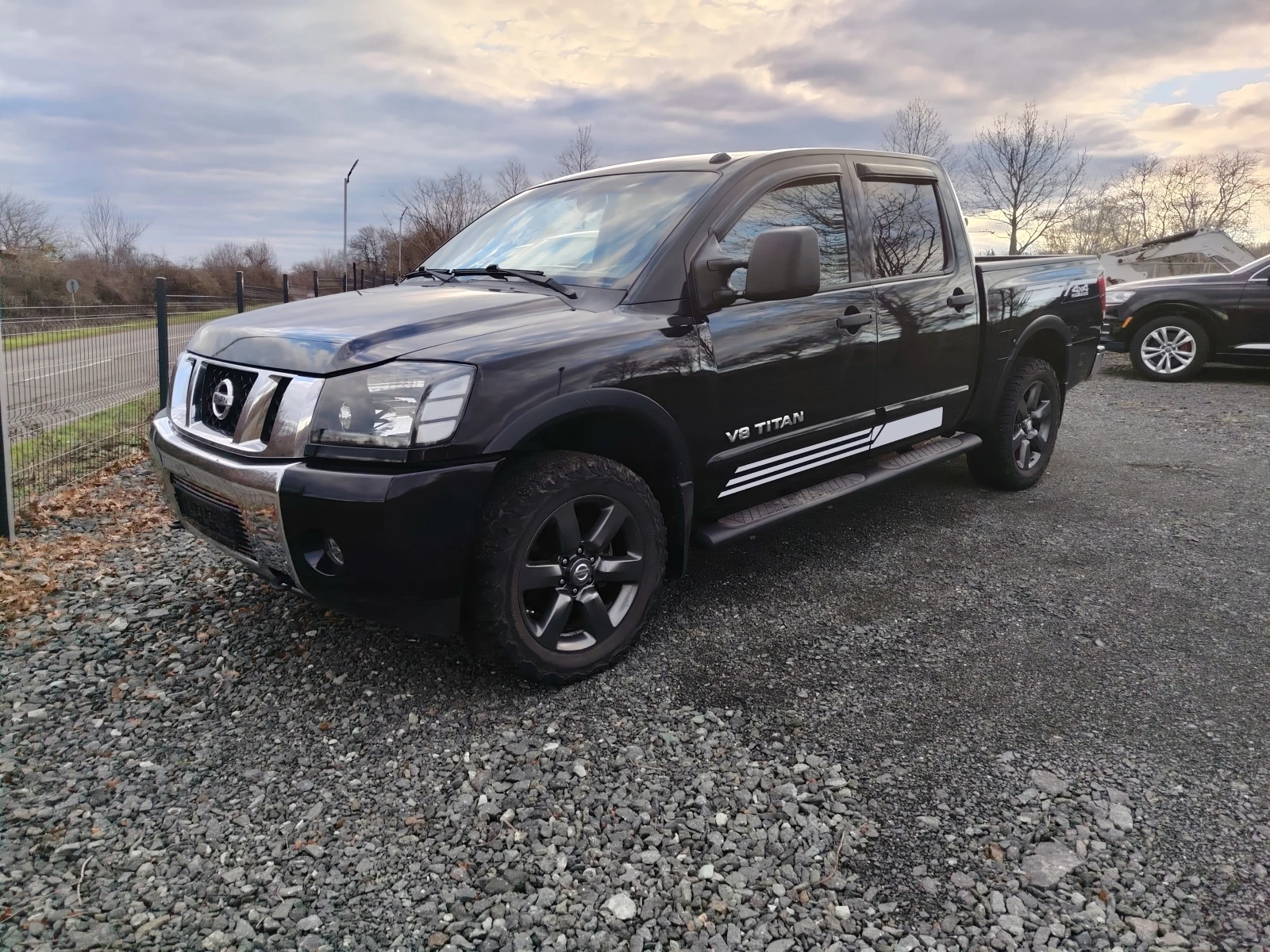 Nissan Titan crew cab 5.6 SV, снимка 2 - Автомобили и джипове - 53915727