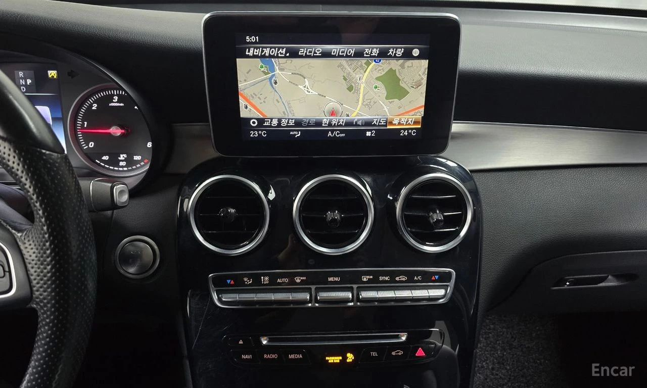 Mercedes-Benz GLC 220 * 4MATIC* COUPE* AMG* КОЖА* ПОДГРЕВ* ШИБИДАХ* КАМЕ, снимка 12 - Автомобили и джипове - 54460370