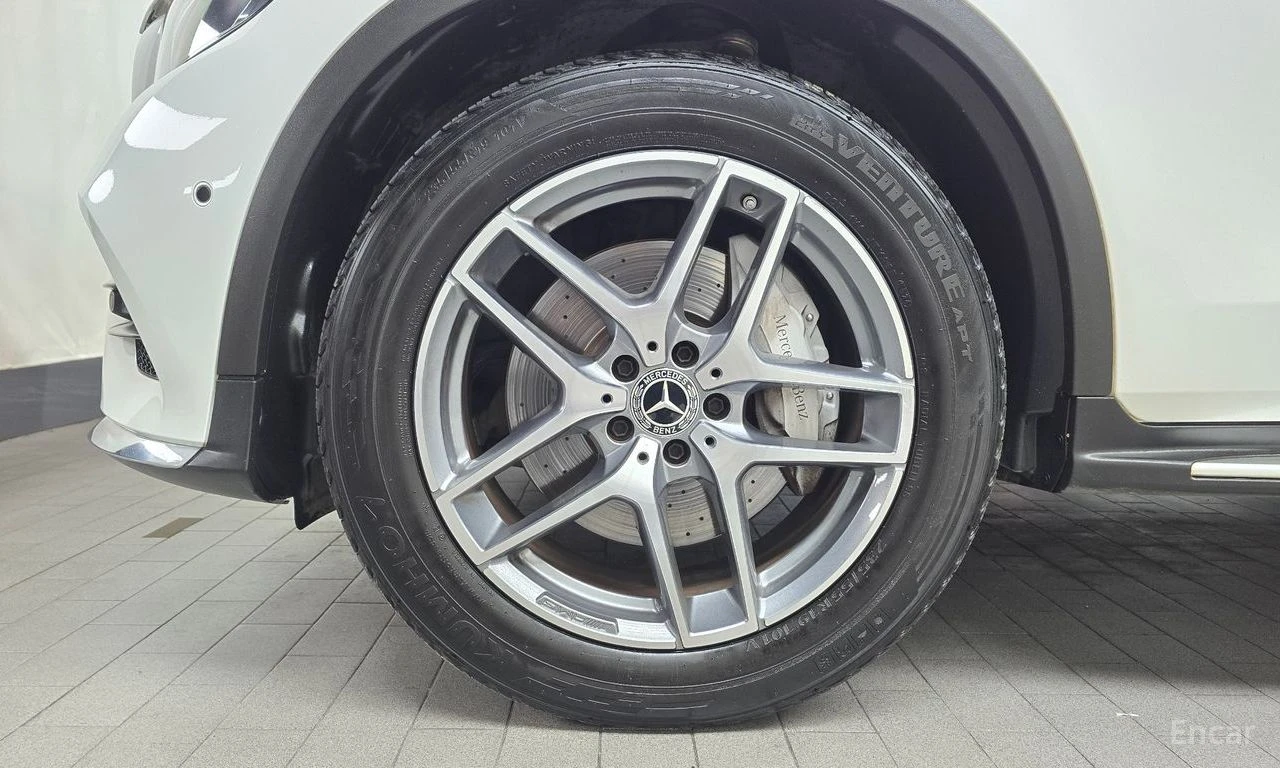 Mercedes-Benz GLC 220 * 4MATIC* COUPE* AMG* КОЖА* ПОДГРЕВ* ШИБИДАХ* КАМЕ, снимка 5 - Автомобили и джипове - 54460370