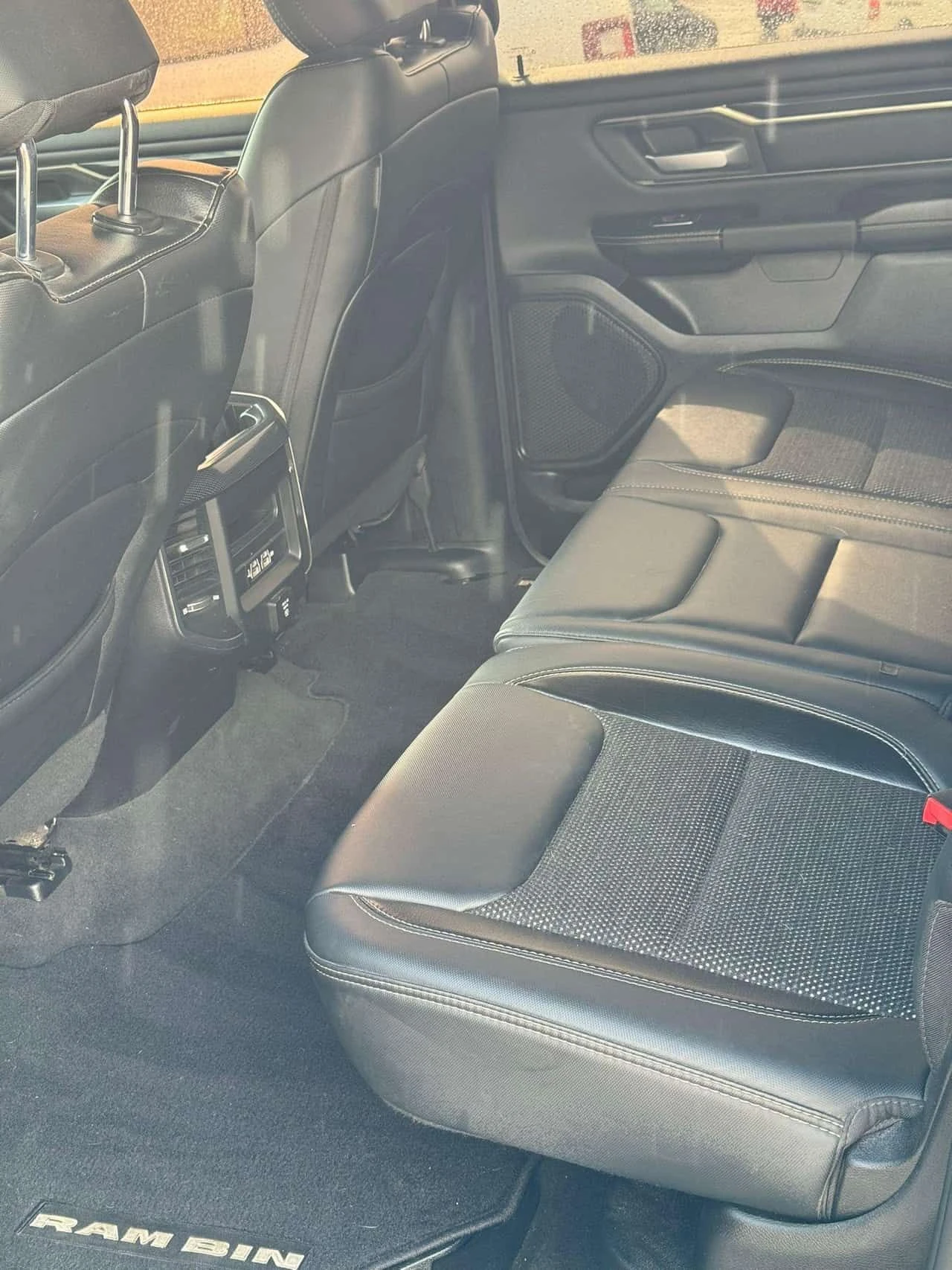 Dodge RAM 1500 * SPORT * PANO * ПОДОБРЕНА ГЕНЕРАЦИЯ * АВТОКРЕДИТ, снимка 13 - Автомобили и джипове - 54555696