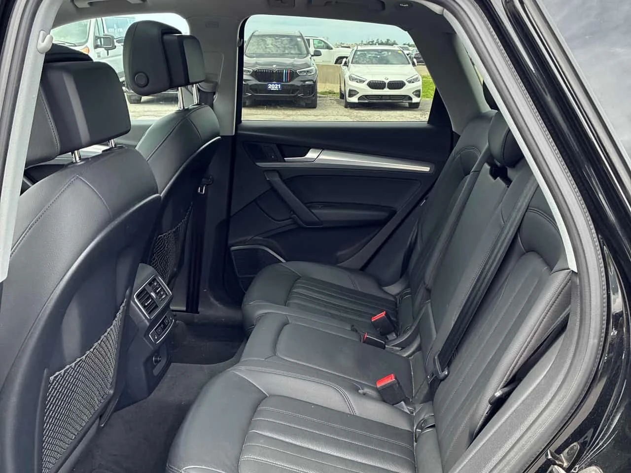 Audi Q5 Technik/CARFAX/ДИСТРОНИК/360 КАМ/ПАНО/КЛИП, снимка 13 - Автомобили и джипове - 55045911