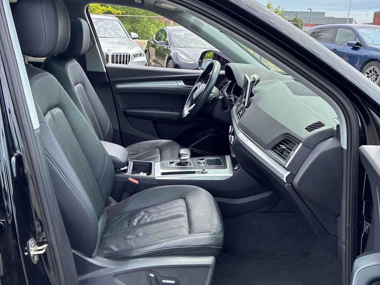 Audi Q5 Technik/CARFAX/ДИСТРОНИК/360 КАМ/ПАНО/КЛИП, снимка 15 - Автомобили и джипове - 55045911