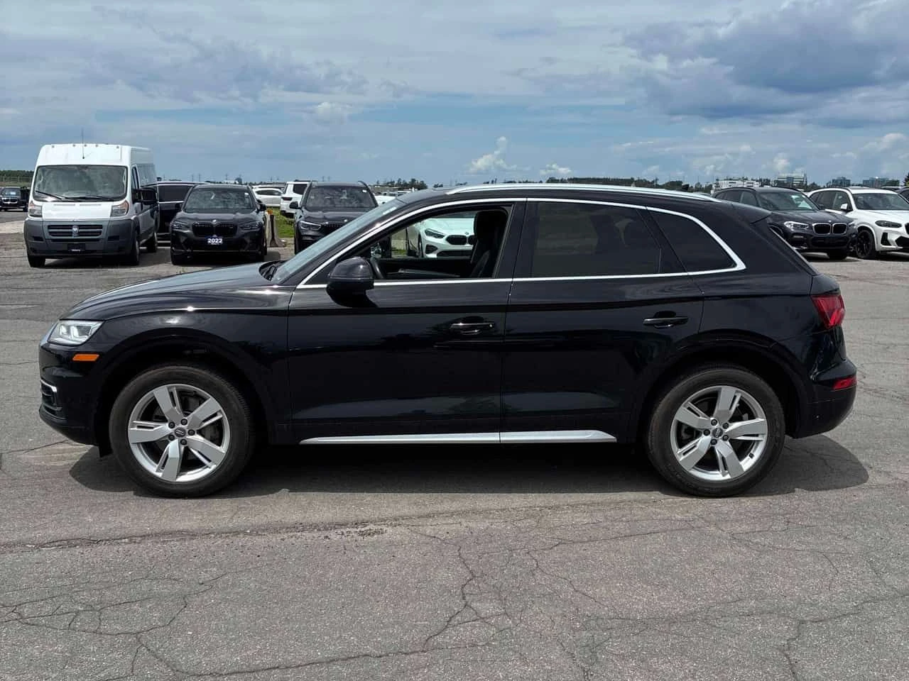 Audi Q5 Technik/CARFAX/ДИСТРОНИК/360 КАМ/ПАНО/КЛИП, снимка 3 - Автомобили и джипове - 55045911