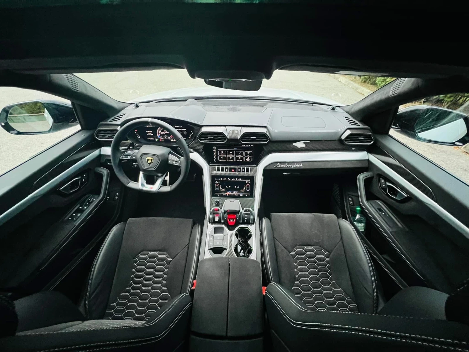 Lamborghini Urus B&O 3D/Anima/Carbon/23, снимка 6 - Автомобили и джипове - 56185558
