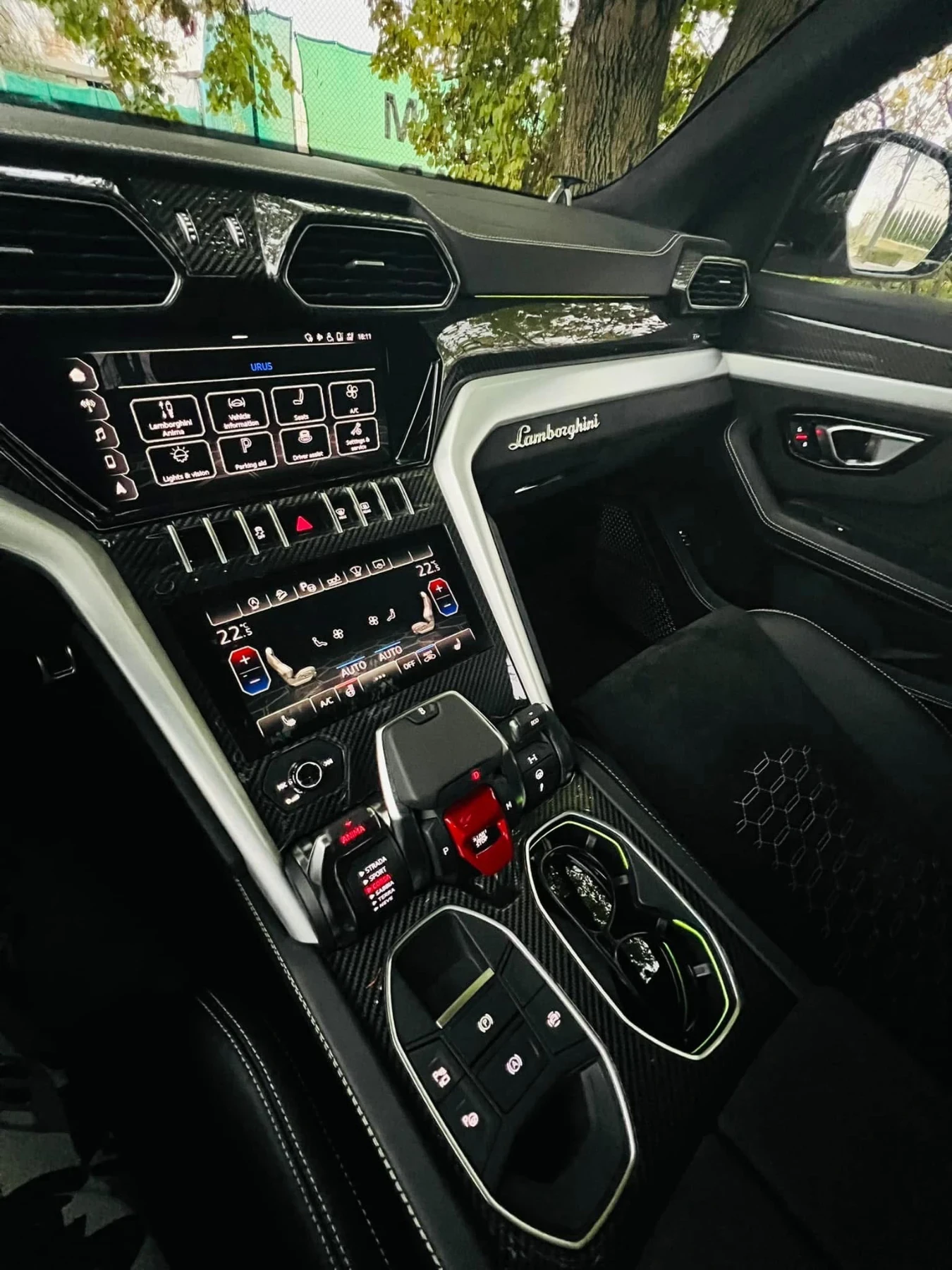 Lamborghini Urus B&O 3D/Anima/Carbon/23, снимка 7 - Автомобили и джипове - 56185558