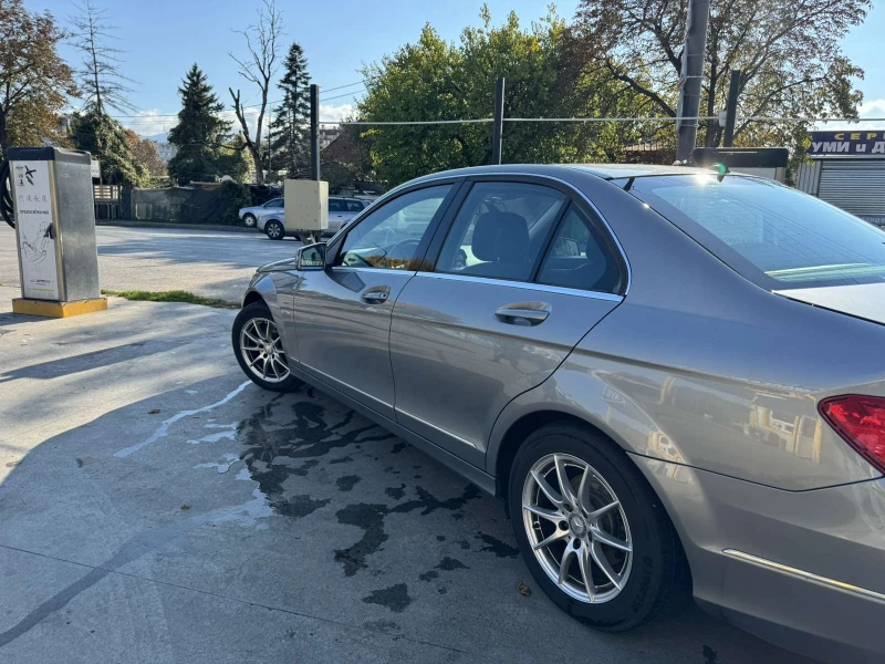 Mercedes-Benz C 180 W204 Facelift, снимка 2 - Автомобили и джипове - 48131341