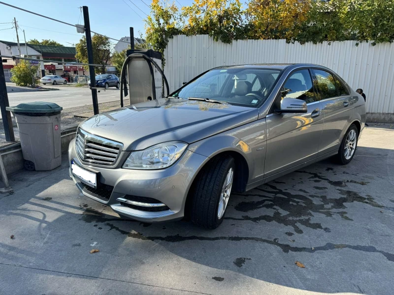 Mercedes-Benz C 180 W204 Facelift, снимка 4 - Автомобили и джипове - 48131341