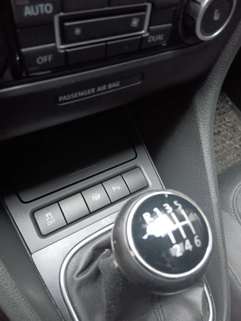 VW Golf 2.0тди 140кс Панорама 2010год.Теглич., снимка 13 - Автомобили и джипове - 52860553