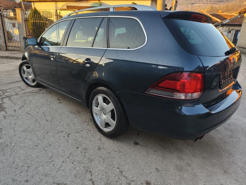 VW Golf 2.0тди 140кс Панорама 2010год.Теглич., снимка 4 - Автомобили и джипове - 52860553