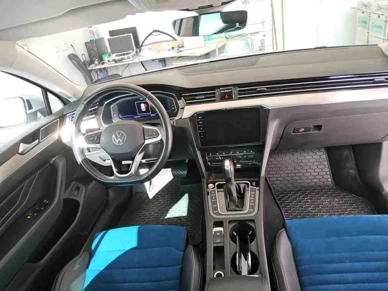 VW Passat Elegance 2.0 TDI"Head-up"DCC"ACC"I, снимка 6 - Автомобили и джипове - 52867218