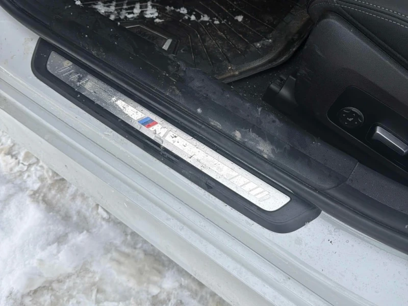 BMW 330 * xDrive * CARFAX* 360 * ПОДГРЕВИ * ШИБИДАХ, снимка 12 - Автомобили и джипове - 53344638