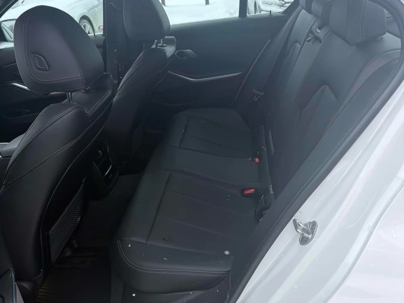 BMW 330 * xDrive * CARFAX* 360 * ПОДГРЕВИ * ШИБИДАХ, снимка 10 - Автомобили и джипове - 53344638