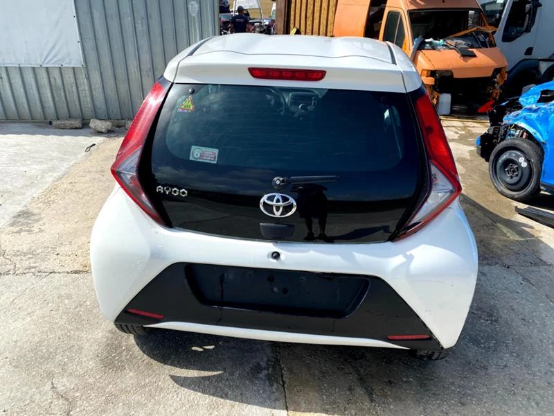 Toyota Aygo 1.0 VVTI, снимка 5 - Автомобили и джипове - 33394578