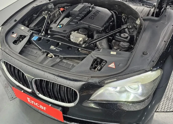 BMW 740  - изображение 6