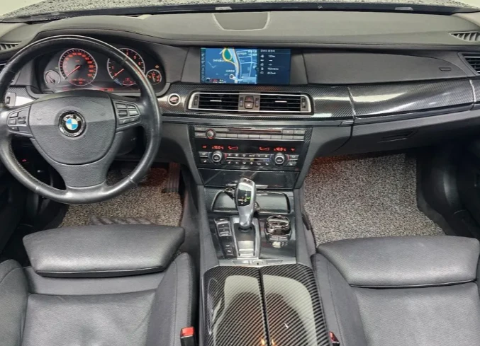 BMW 740  - изображение 7