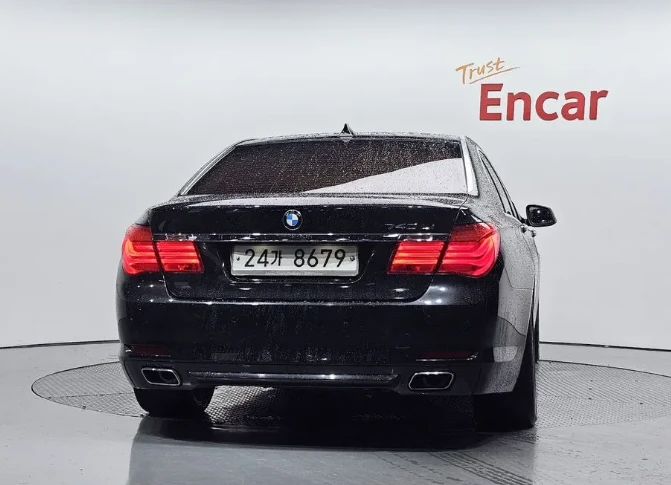 BMW 740  - изображение 4