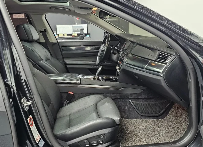 BMW 740  - изображение 10