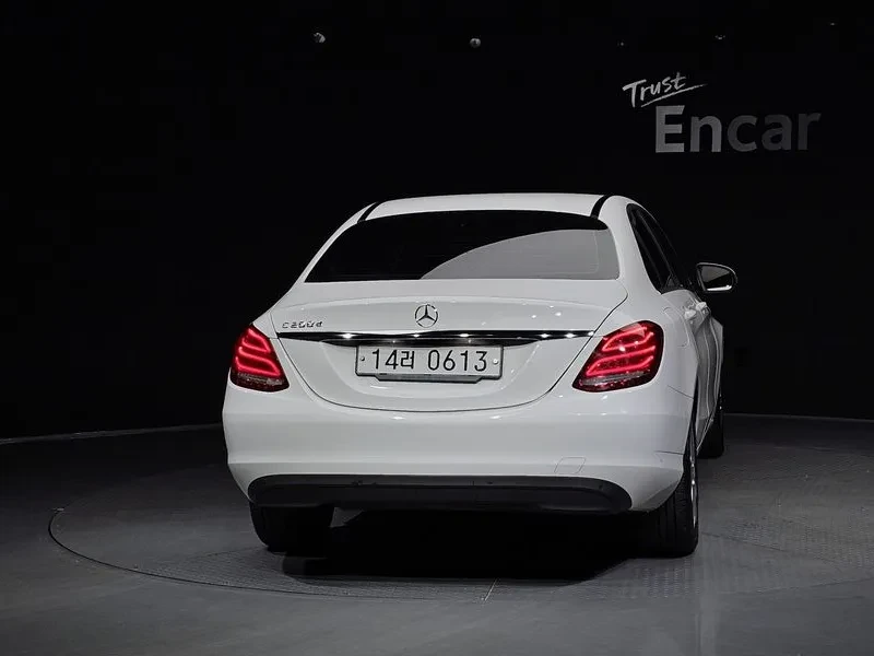 Mercedes-Benz C 200 2.0, снимка 4 - Автомобили и джипове - 54278057