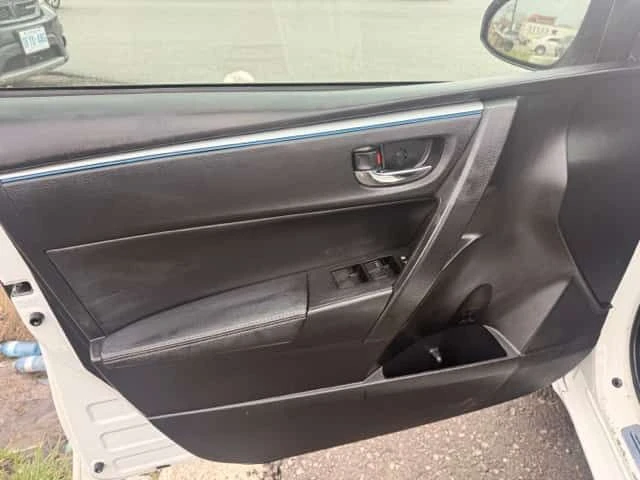 Toyota Corolla * 4dr Sdn * АВТОКРЕДИТ БЕЗ ПЪРВОНАЧАЛНА ВНОСКА* , снимка 12 - Автомобили и джипове - 55302940