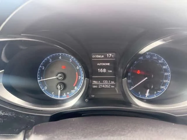 Toyota Corolla * 4dr Sdn * АВТОКРЕДИТ БЕЗ ПЪРВОНАЧАЛНА ВНОСКА* , снимка 8 - Автомобили и джипове - 55302940