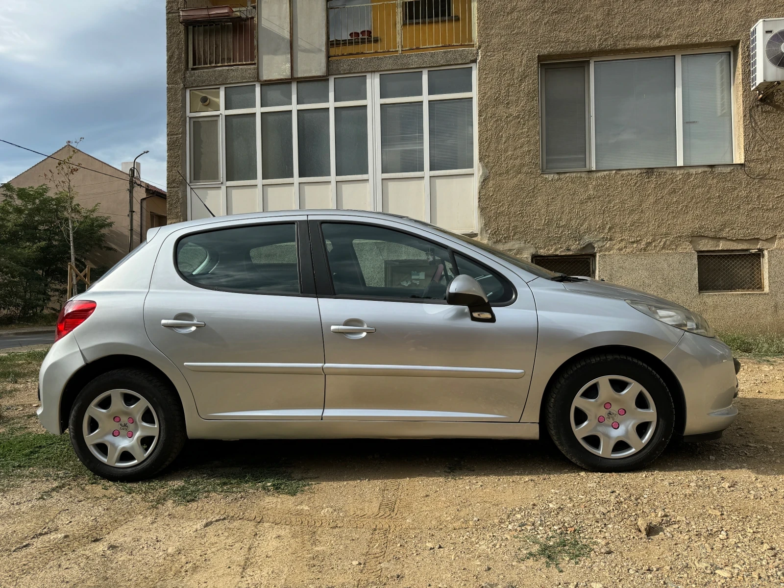 Peugeot 207 1.4 - изображение 3