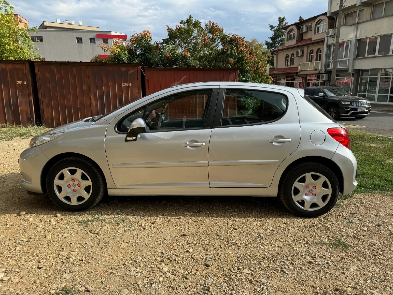 Peugeot 207 1.4 - изображение 4