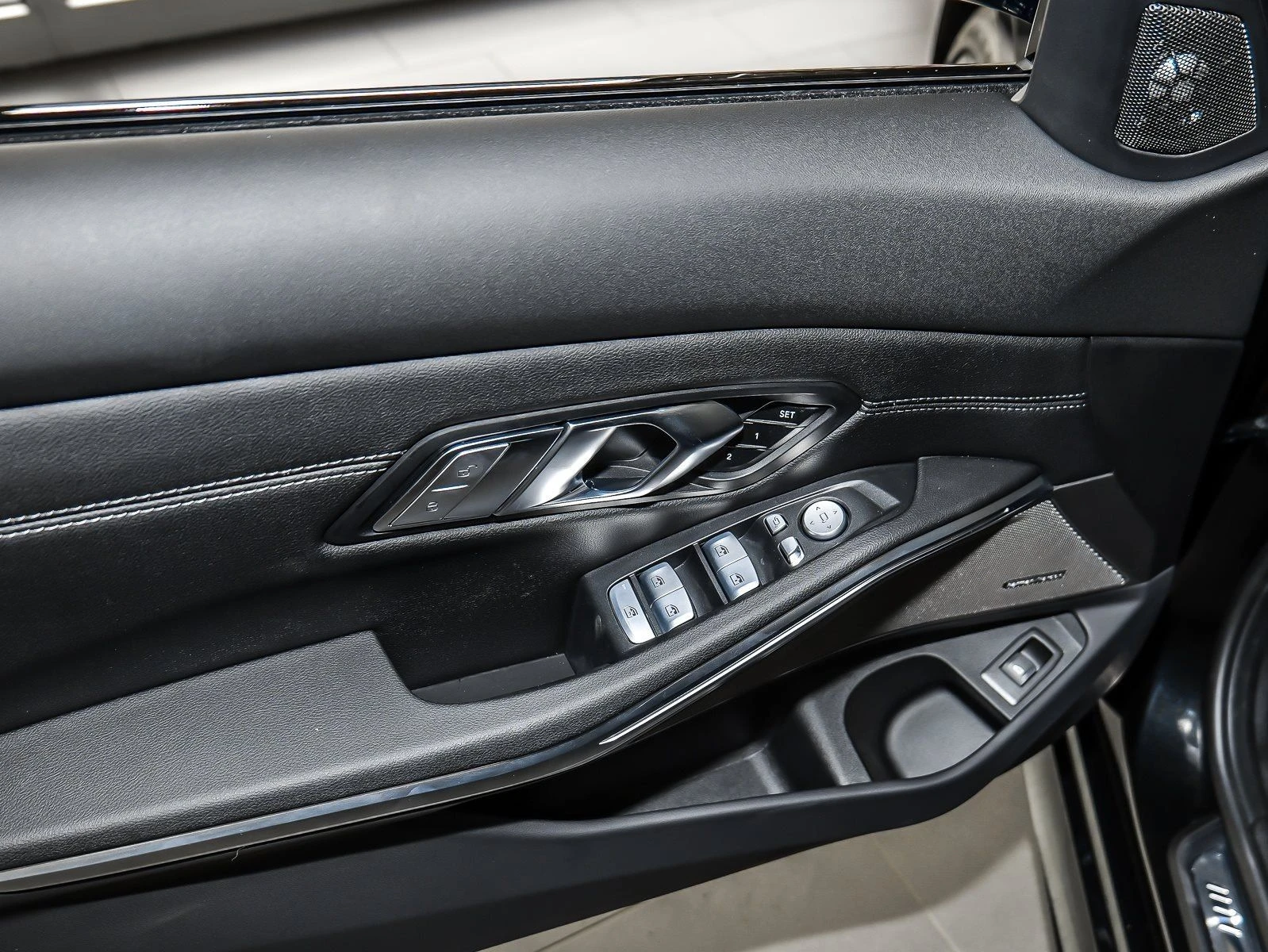 BMW 340 d M xDrive = M-Sport Pro= Shadow Line Гаранция - изображение 4