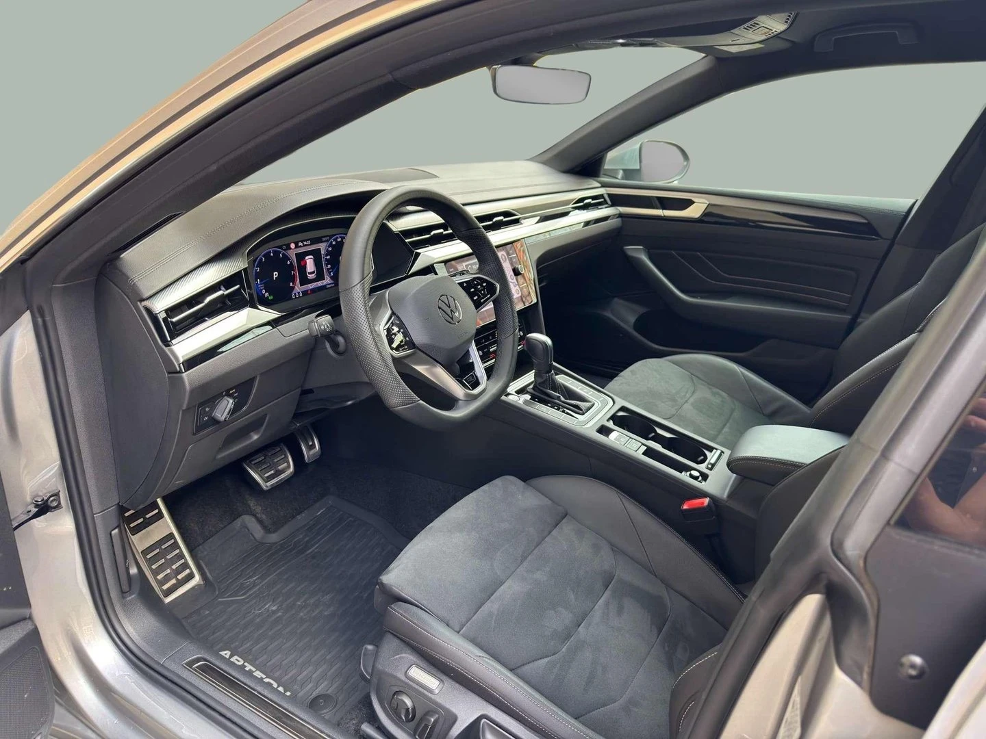 VW Arteon R-Line 2.0 TSI OPF DSG - изображение 8