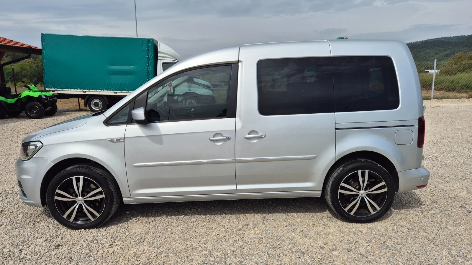 VW Caddy 2.0TDI* DSG* highline*  - изображение 9