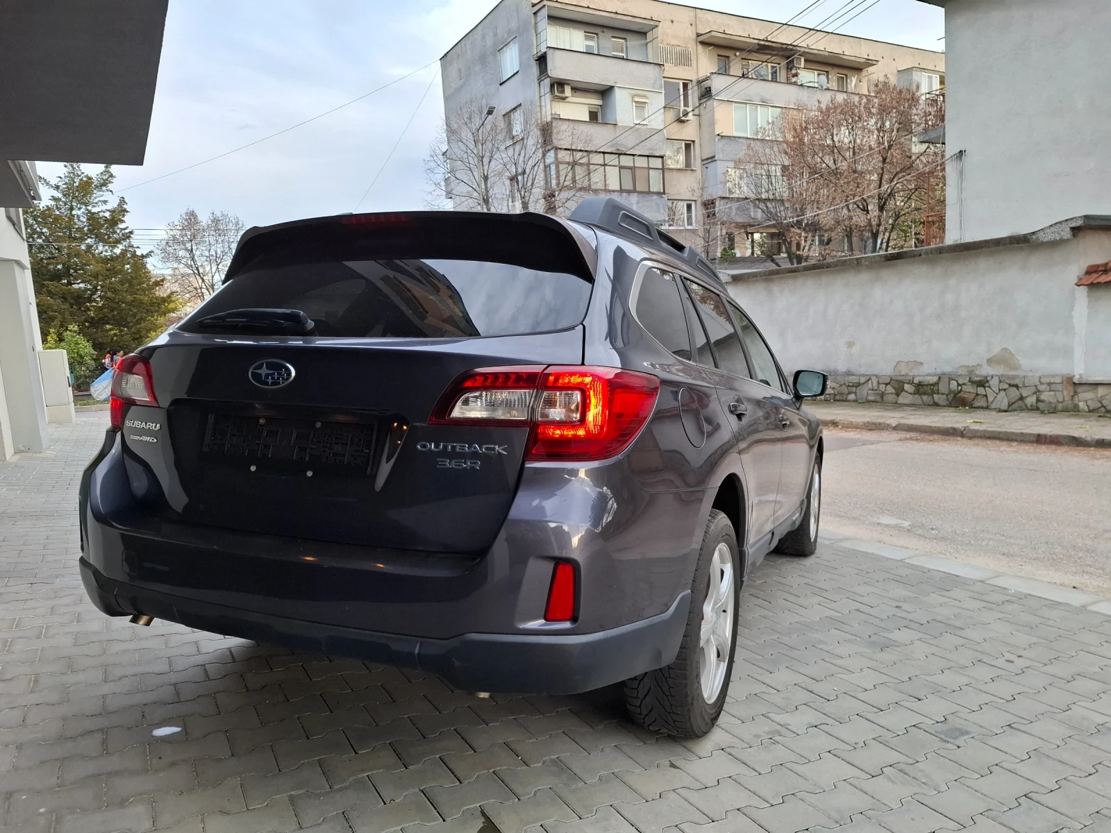Subaru Outback 3.6 R  | Mobile.bg � ����������� 8