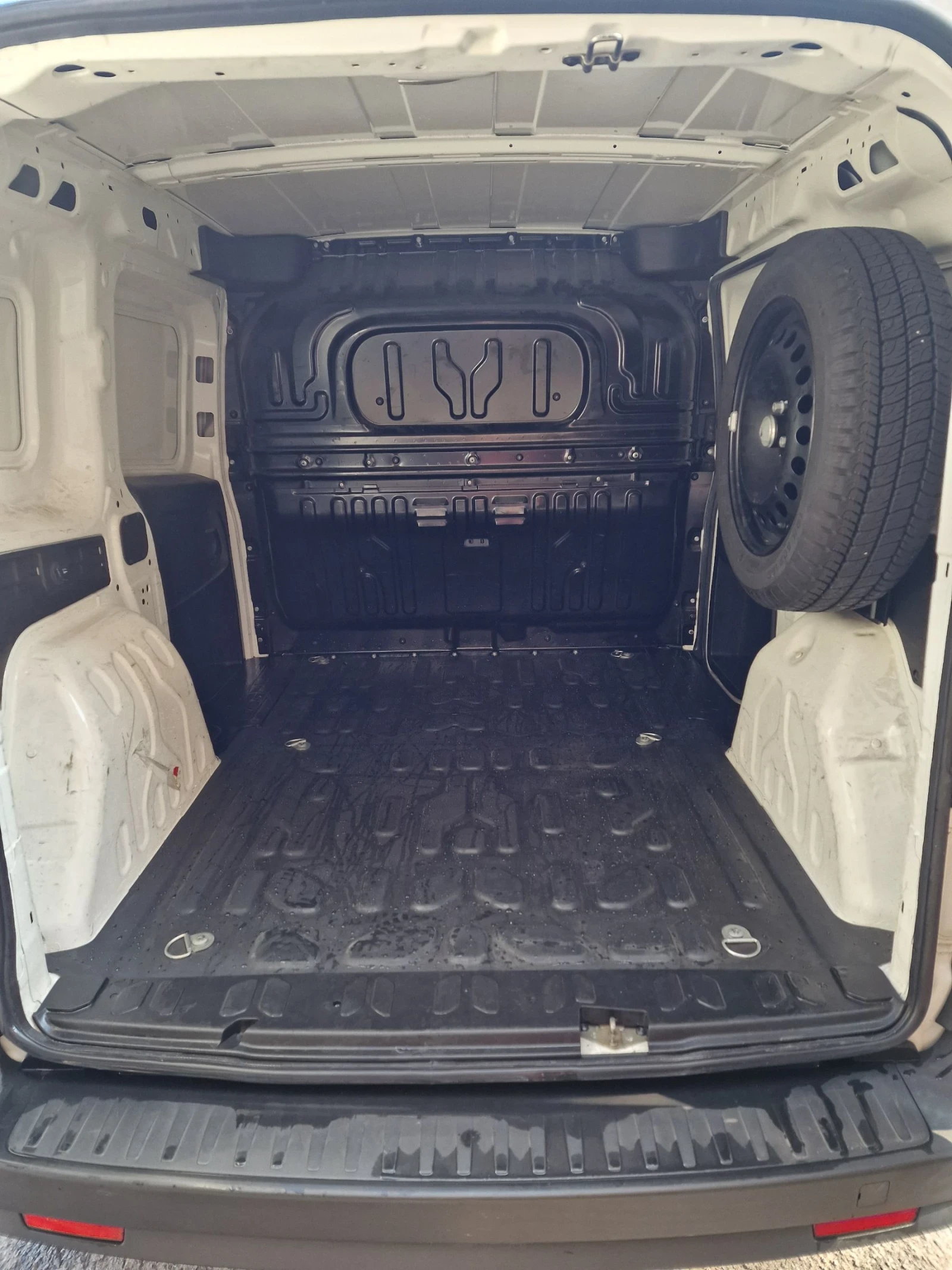 Fiat Doblo 1.4 I turbo CNG метан, снимка 13 - Автомобили и джипове - 53740159